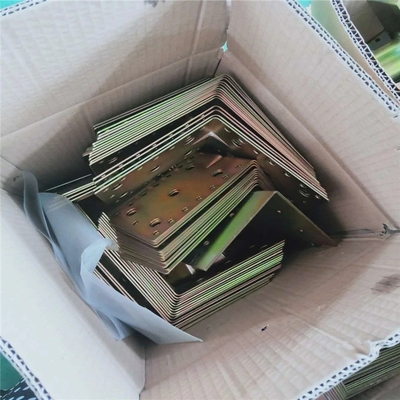 90度高負荷角度ブレーケットハードウェア ステンレス鋼のOEM CNCアクセサリー
